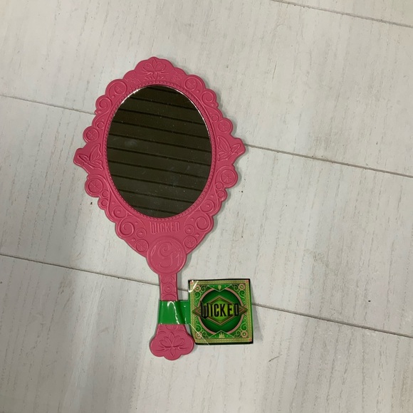 NWT Wicked cup and double sided mirror pink and green - Picture 6 of 7
